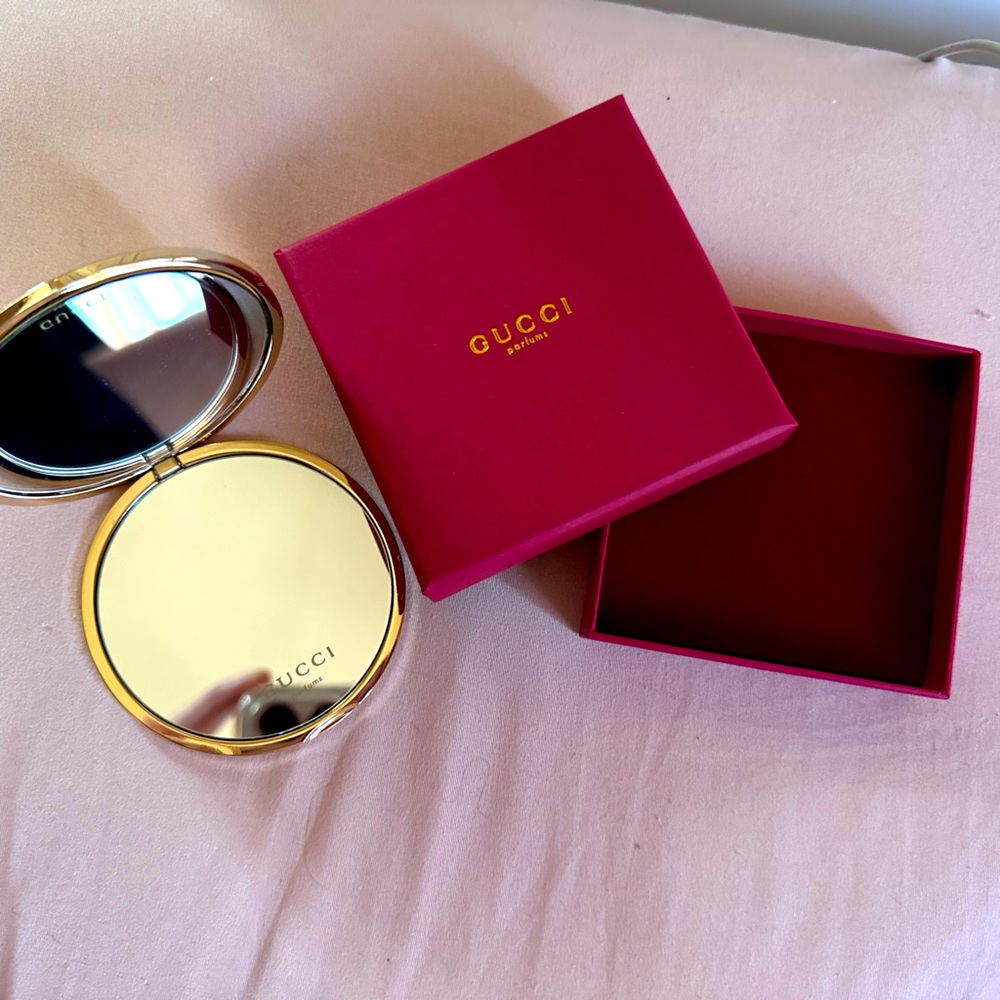 gucci perfume compact mirror